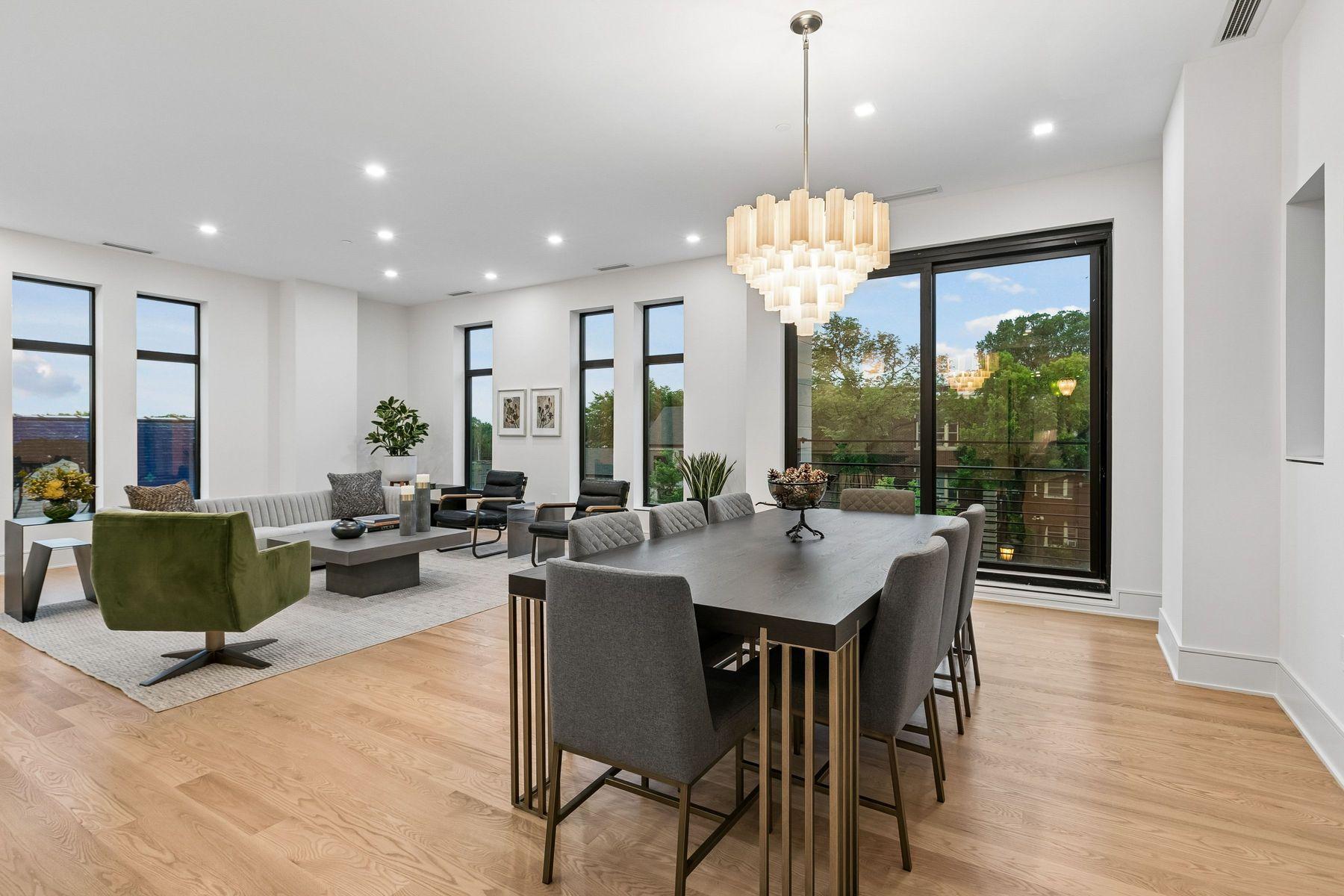 3041 Holmes Avenue S 302