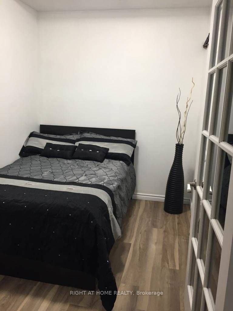 263 W Wellington St 705