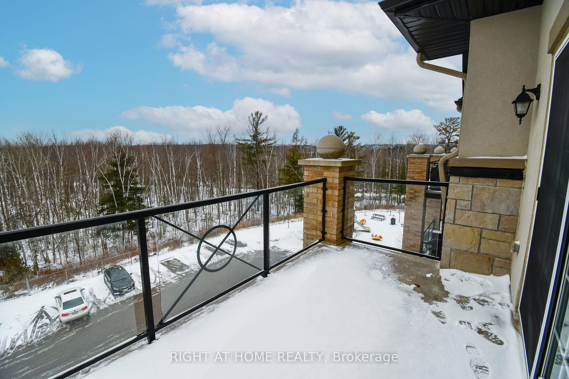 40 S Ferndale Dr 409