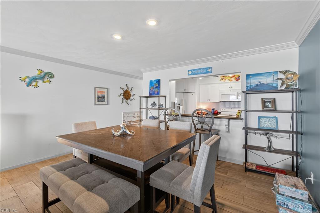 810 E Ocean View Avenue 201