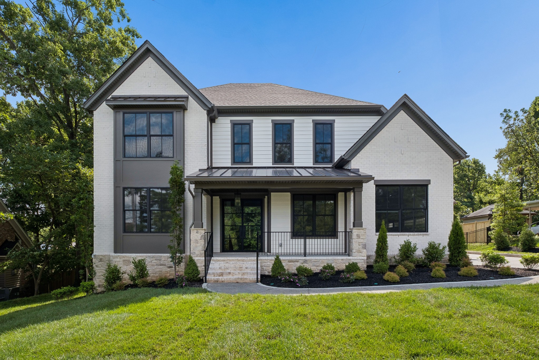 2808 White Oak Dr