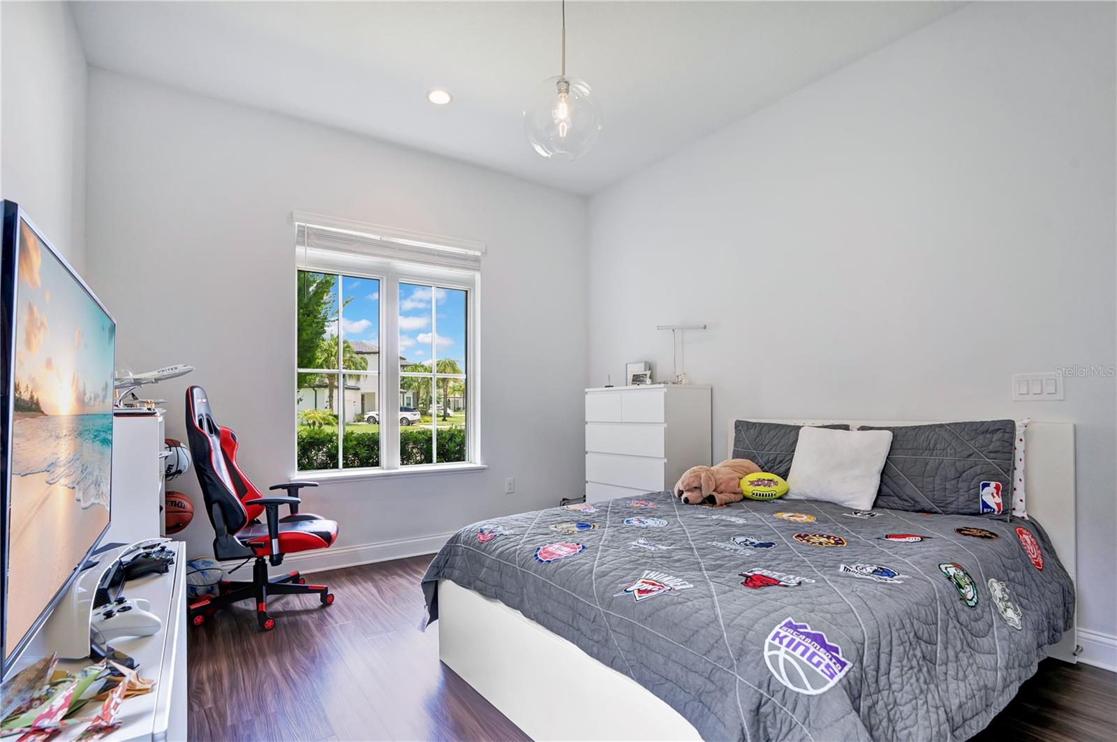 10654 Royal Cypress Way