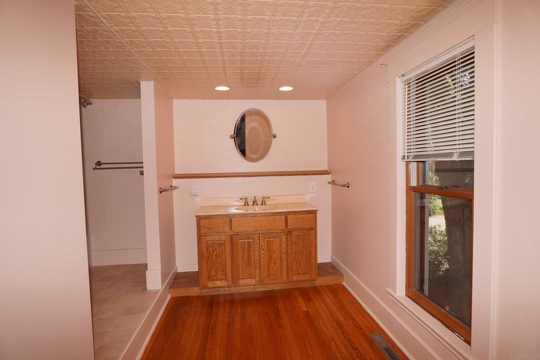 406 Ferguson Street