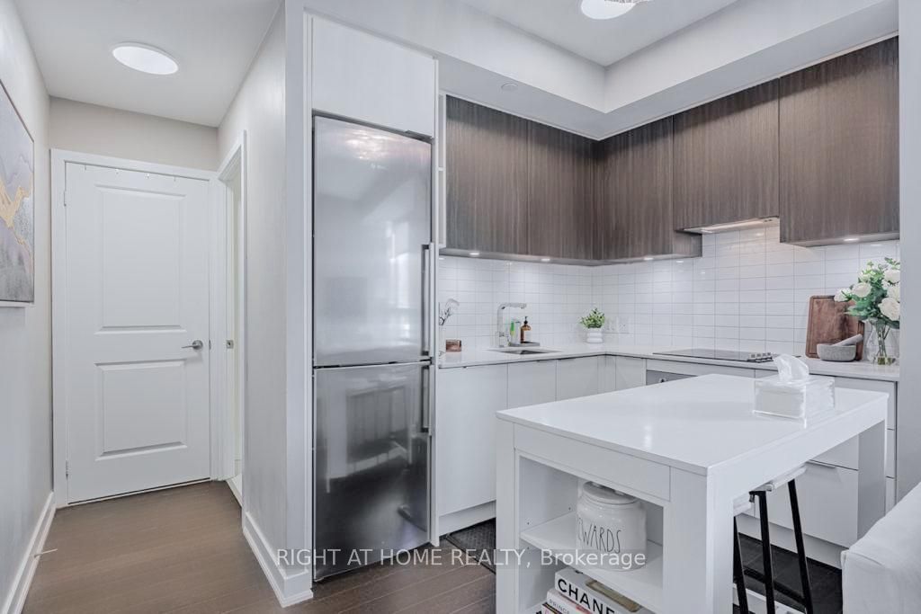 120 Parliament St 405