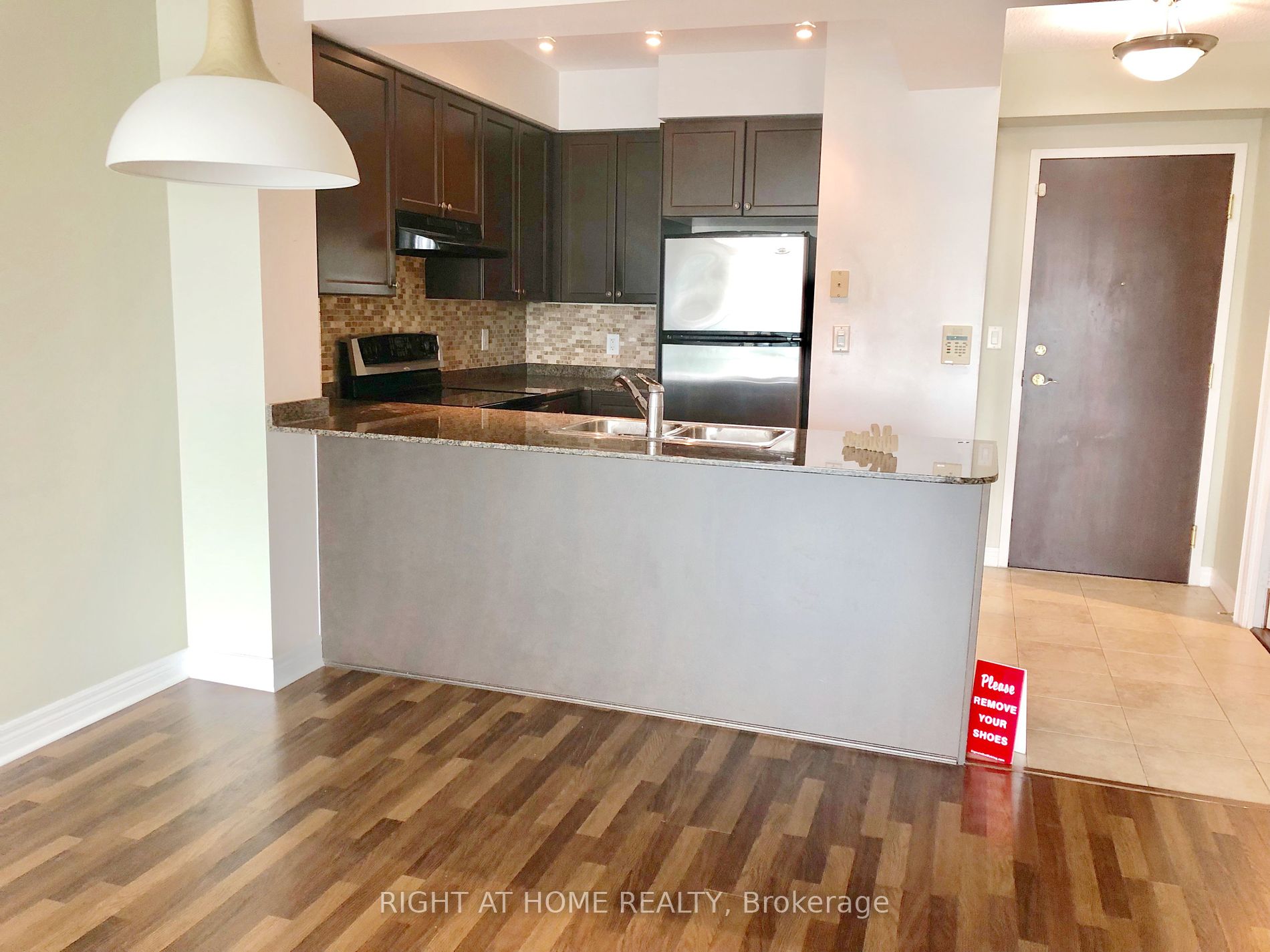 100 Promenade Circ 708