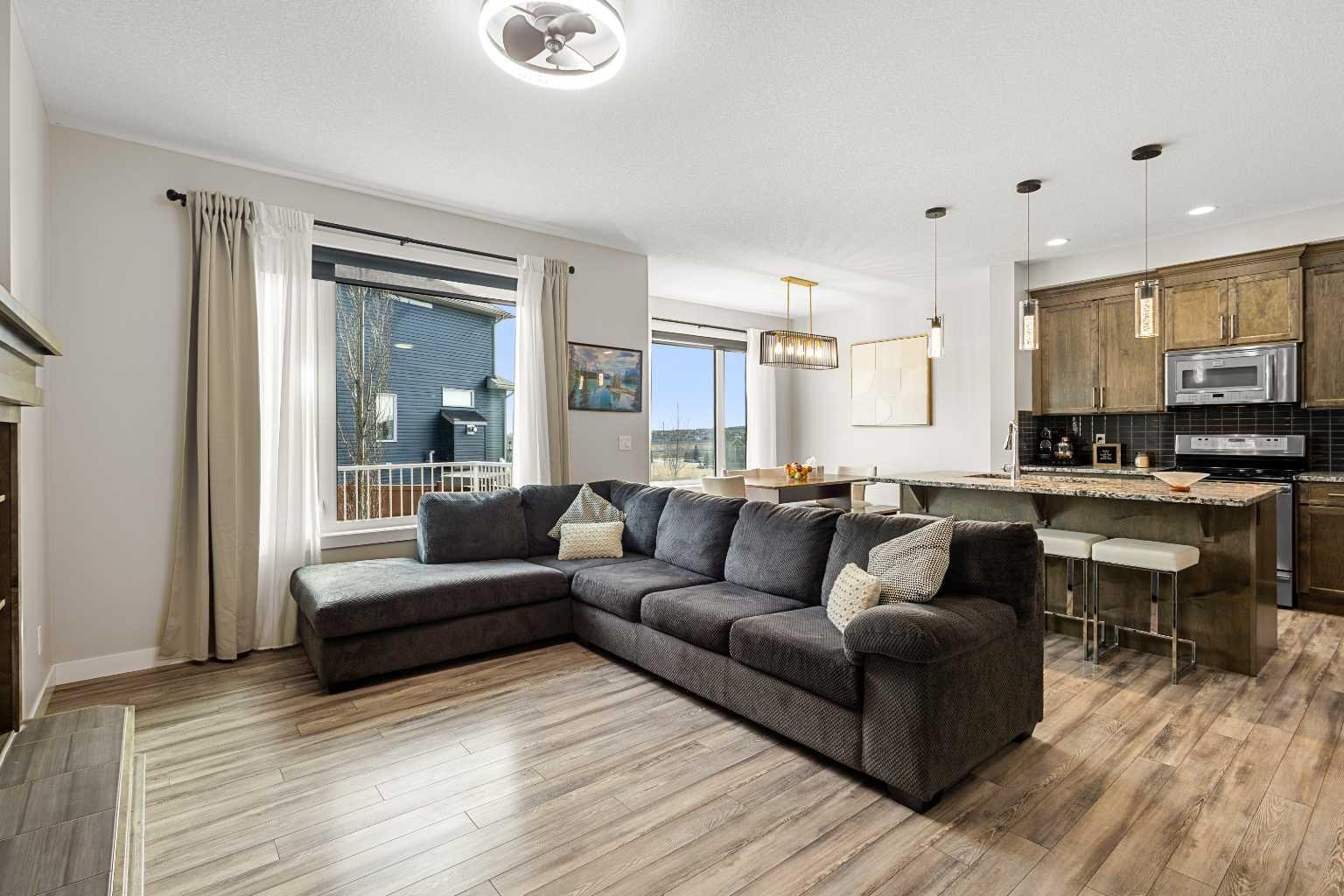 51 Evansglen Court NW