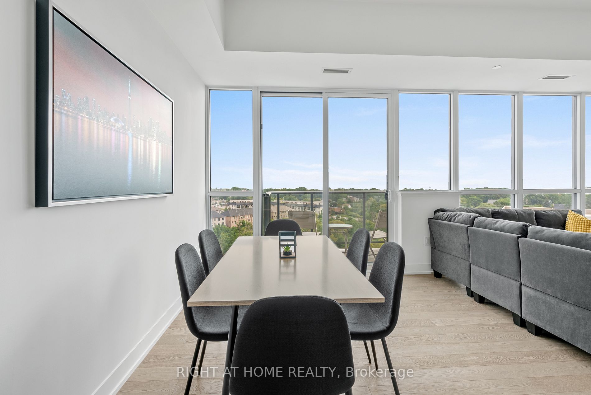 1063 Douglas Mccurdy Comm Circ