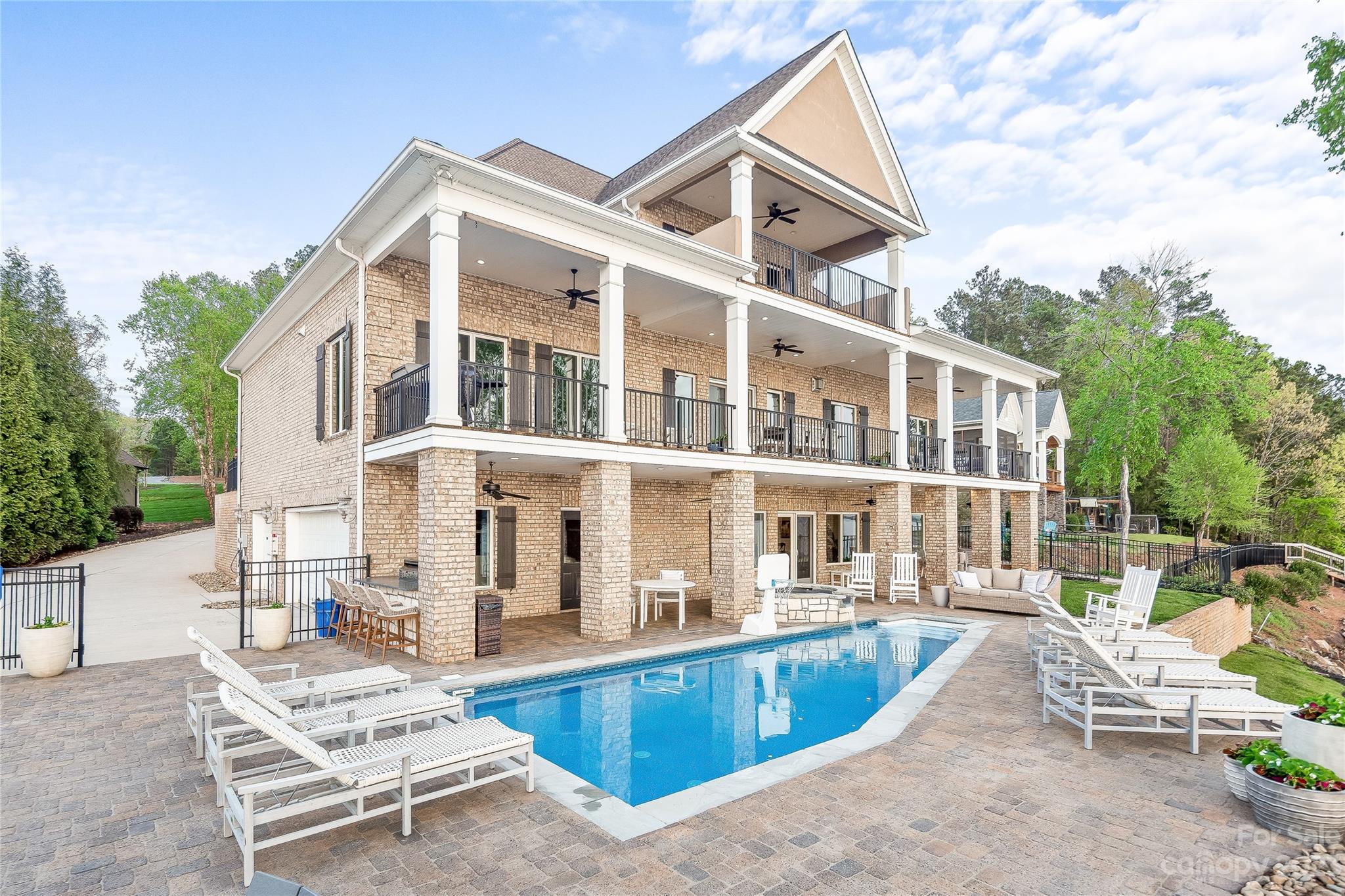 Property wrapper Lake Tillery Waterfront Properties Lynn Norman