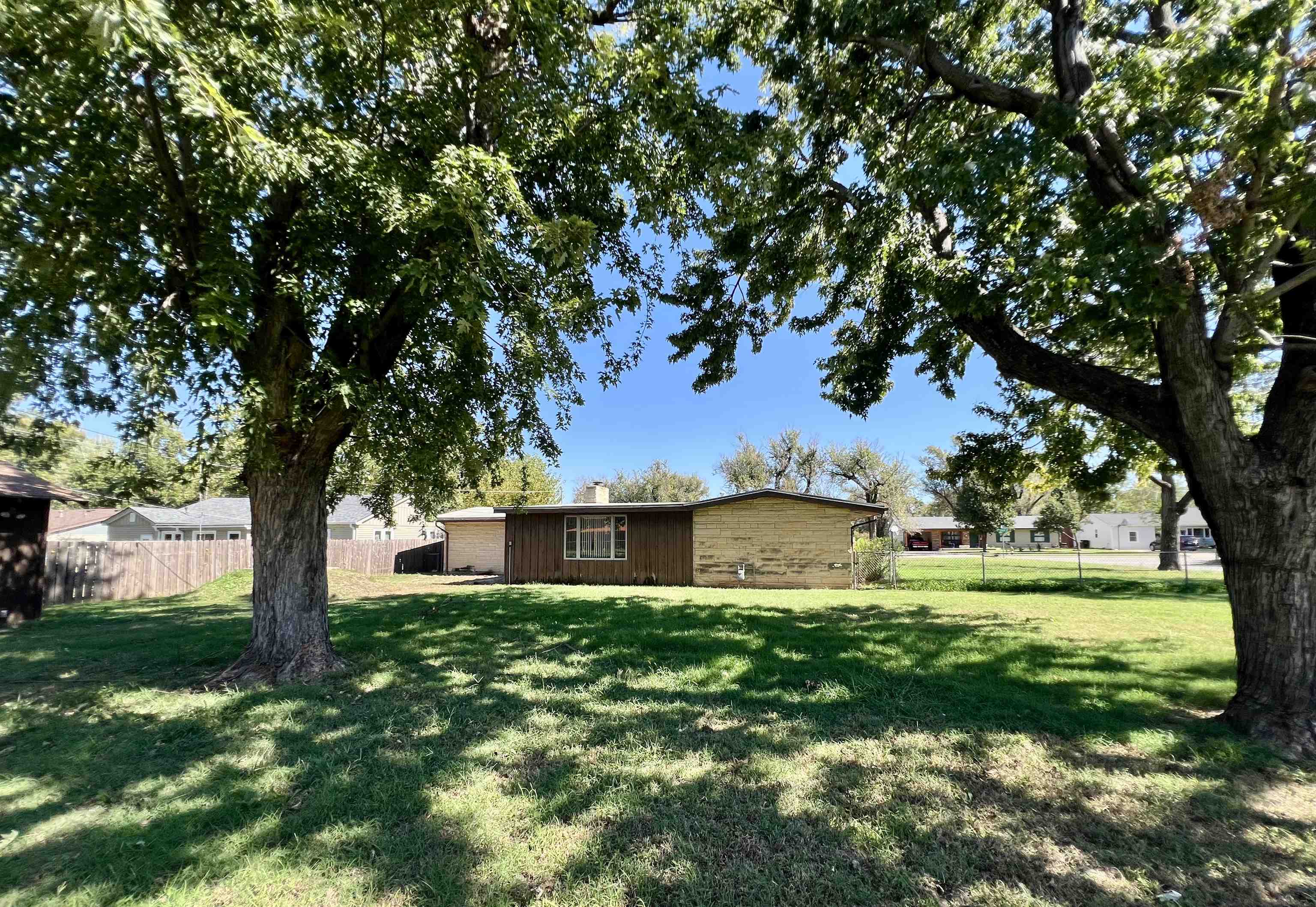 1105 N 7th
