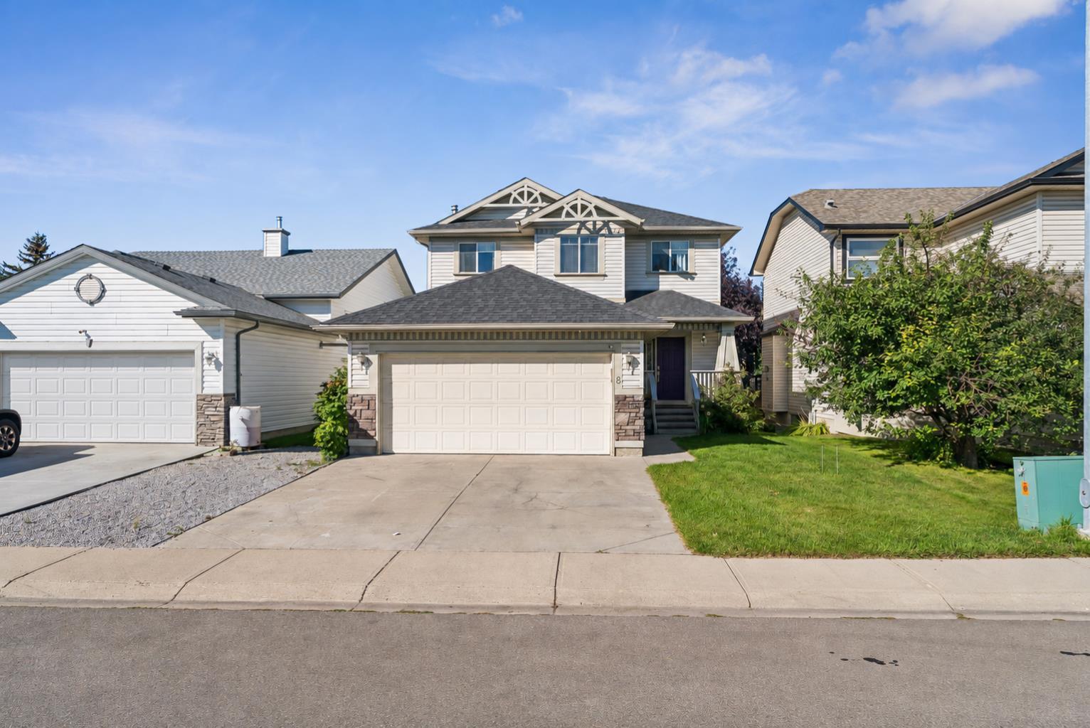 8 Fairways Place NW