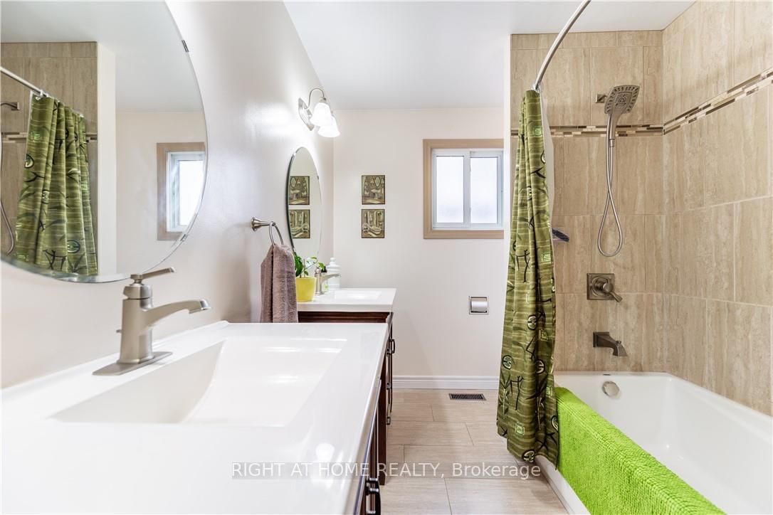 1141 Dowland Cres