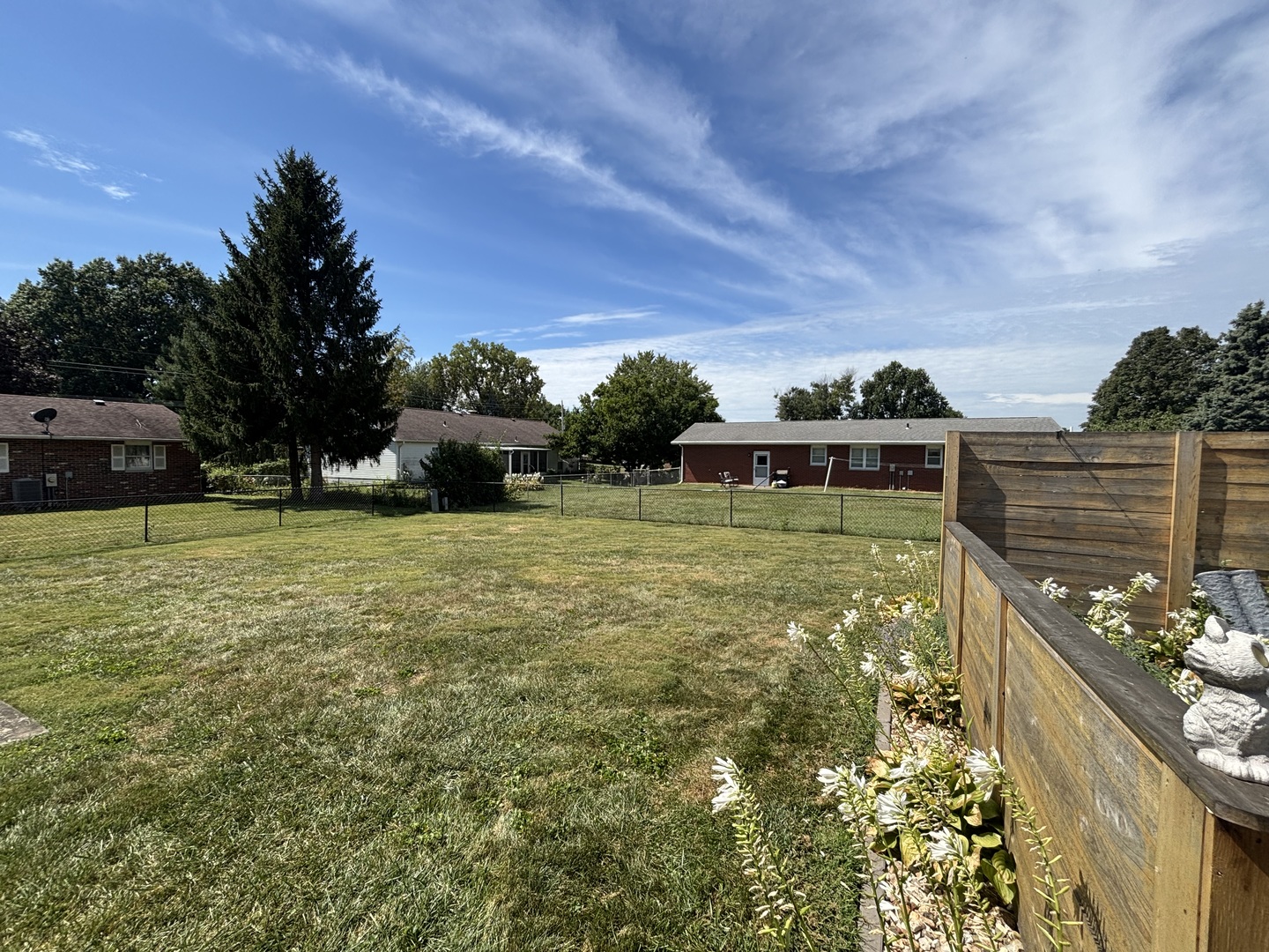 2811 E Bluff Court