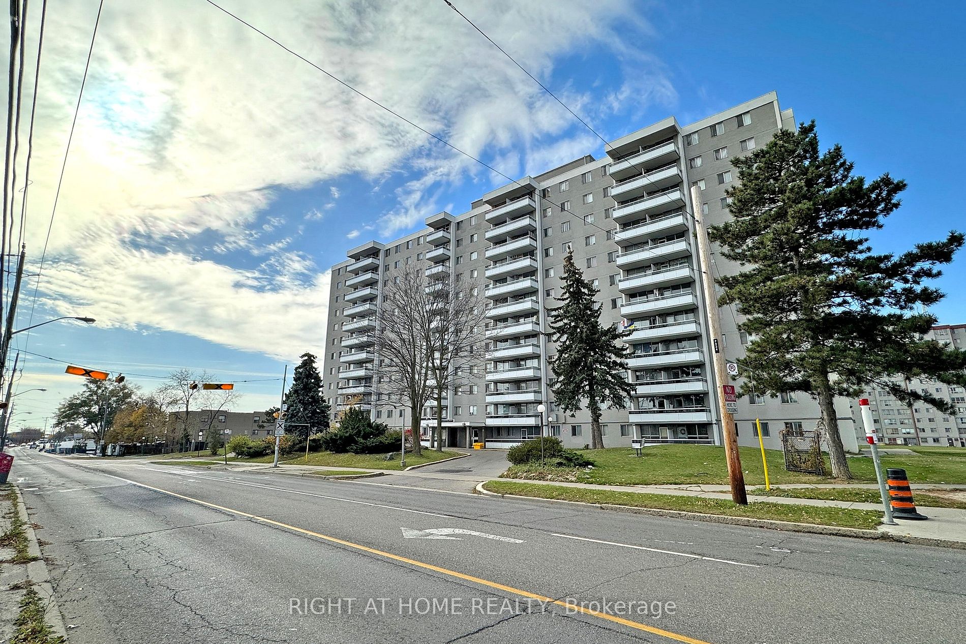 940 Caledonia Rd 1212