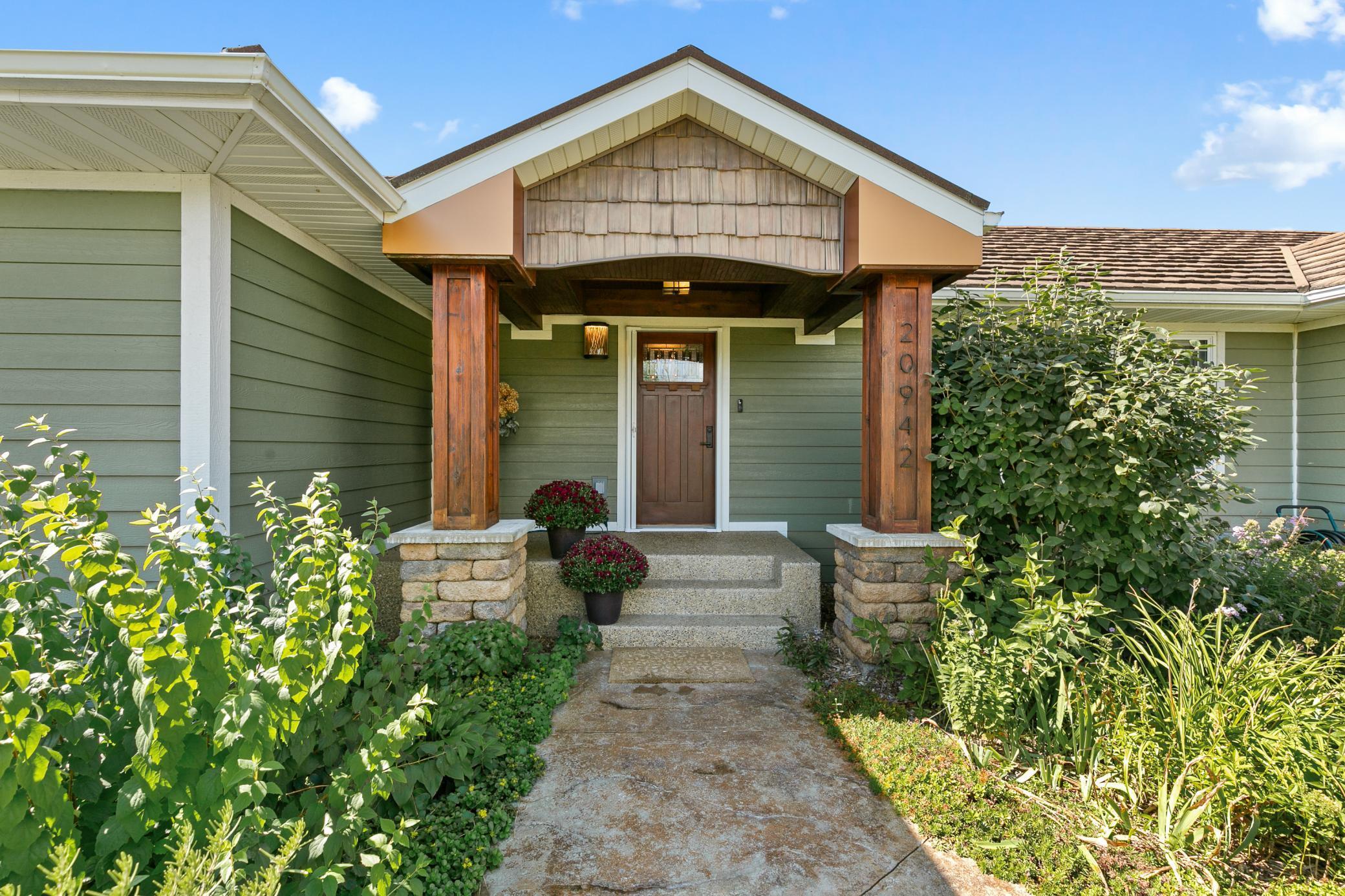 20942 Marshfield Circle