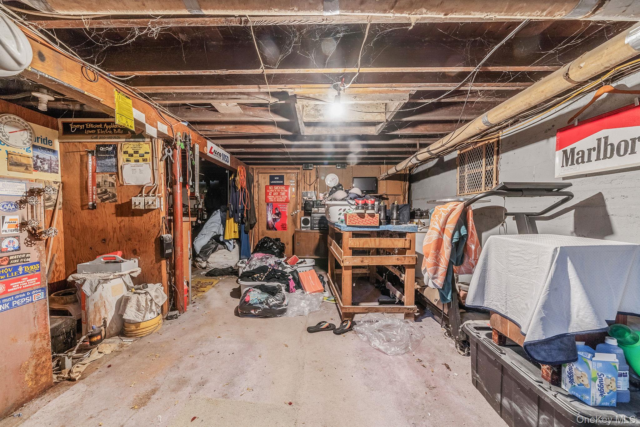 55 E Neck Court