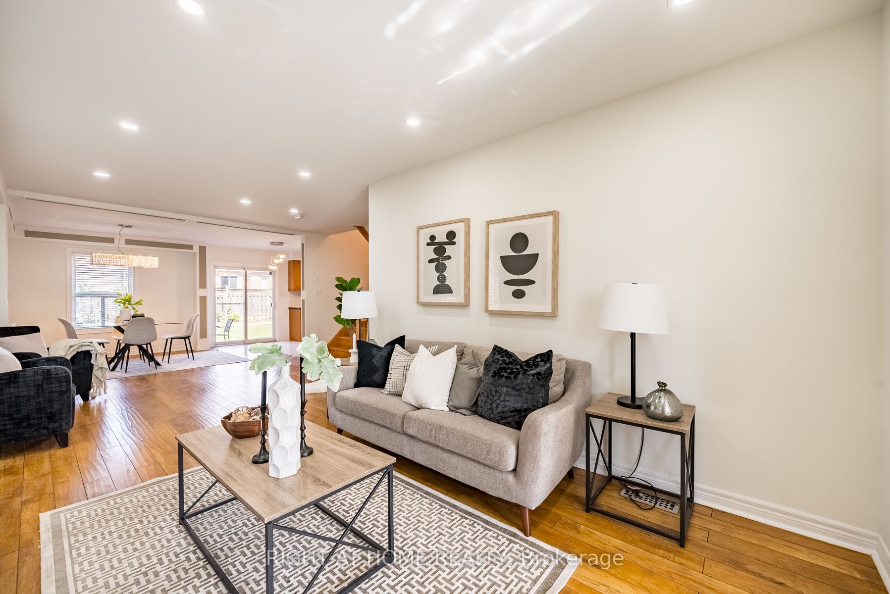 49 Ball Cres