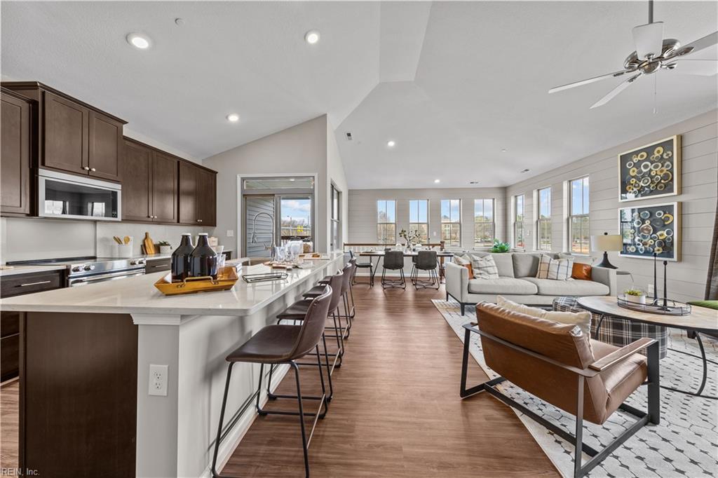 MM Allure Model @ Watermark