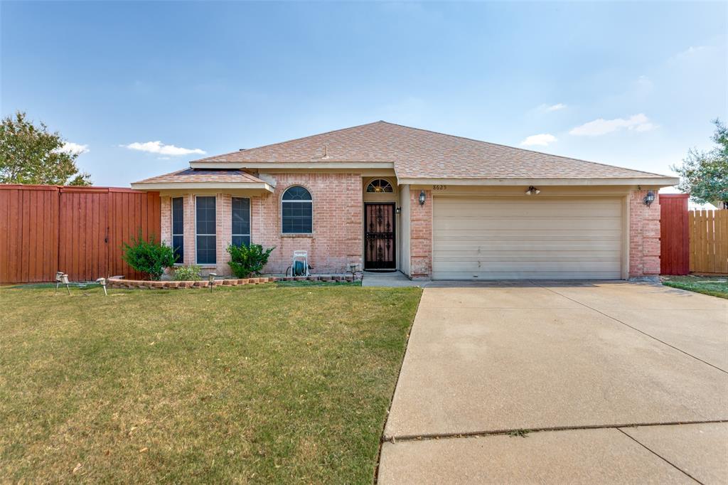 Spacious single story in a Private Cul De Sac has large backyard! The new storm door welcomes you into the spacious living area with wood burning fireplace. The kitchen has new 3cm granite, a bay window, oak cabinets, new dishwasher, stainless appliances and adjoining breakfast room spacious enough for a large dining table. The flex plan allows the 4th bed to also serve as a media or 2nd living with built in shelving. The primary ensuite has a seating area, large walk in closet, soaking tub, separate walk in shower, new commode & dual sink vanity. All secondary beds are spacious with grand walk in closets and direct access to the full bath with shower tub combo w new showerhead and dual sink vanity with new fixtures. The utility has built in storage adjacent to the garage with built in cabinets. Outside find a 23x17 covered patio, storage shed & huge grassed yard perfect for pets or entertaining. Owners added granite countertops in kitchen, all new hardware, light fixtures & fans throughout, new hot water heater, cabinet trim, interior paint, blinds & they retrofitted the shed. Fence newly stained.