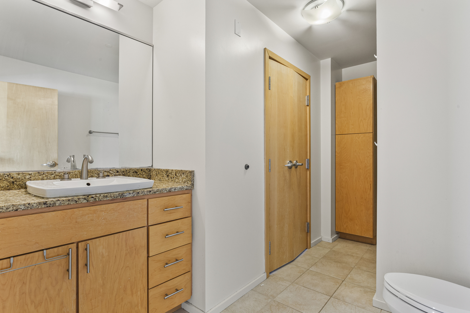 301 N Neil Street 904