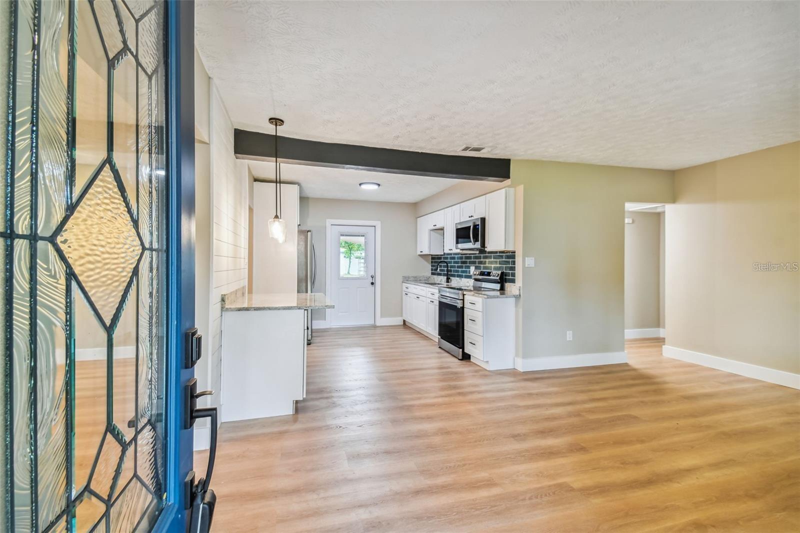 1717 W Eldred Drive