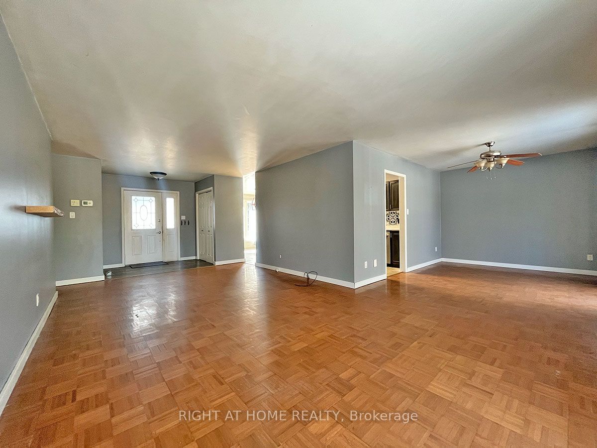 9 N Eldon Dr