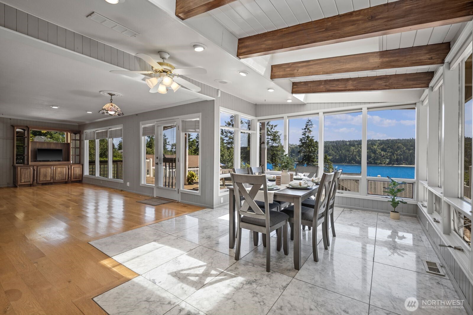 6899 Navajo Trail NE