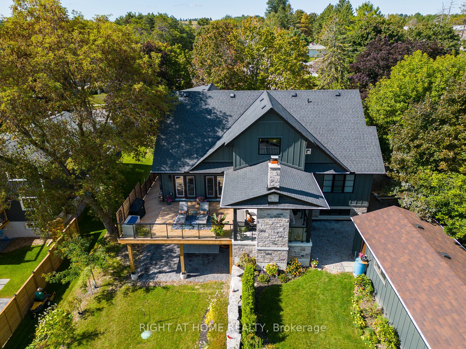 263 N Main St