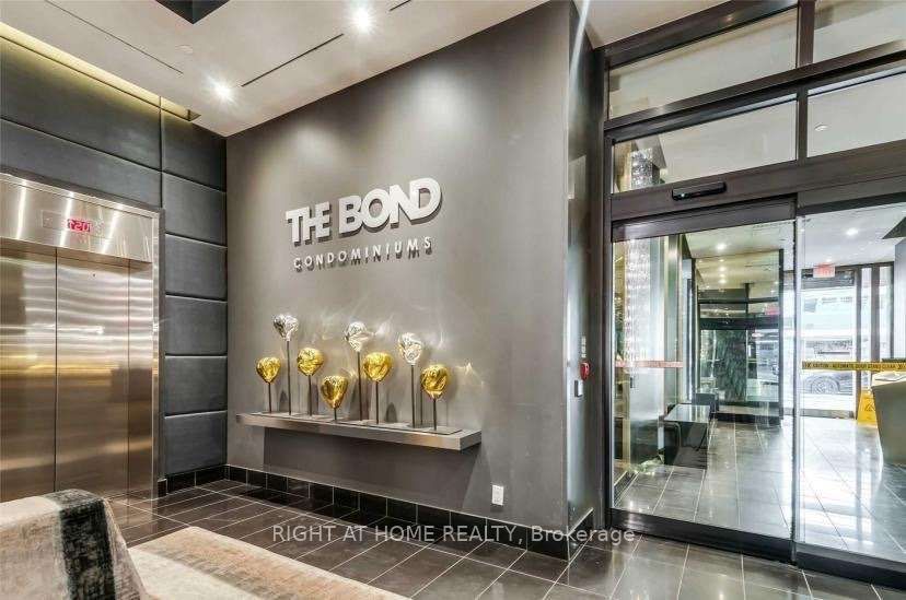 290 W Adelaide St 3212