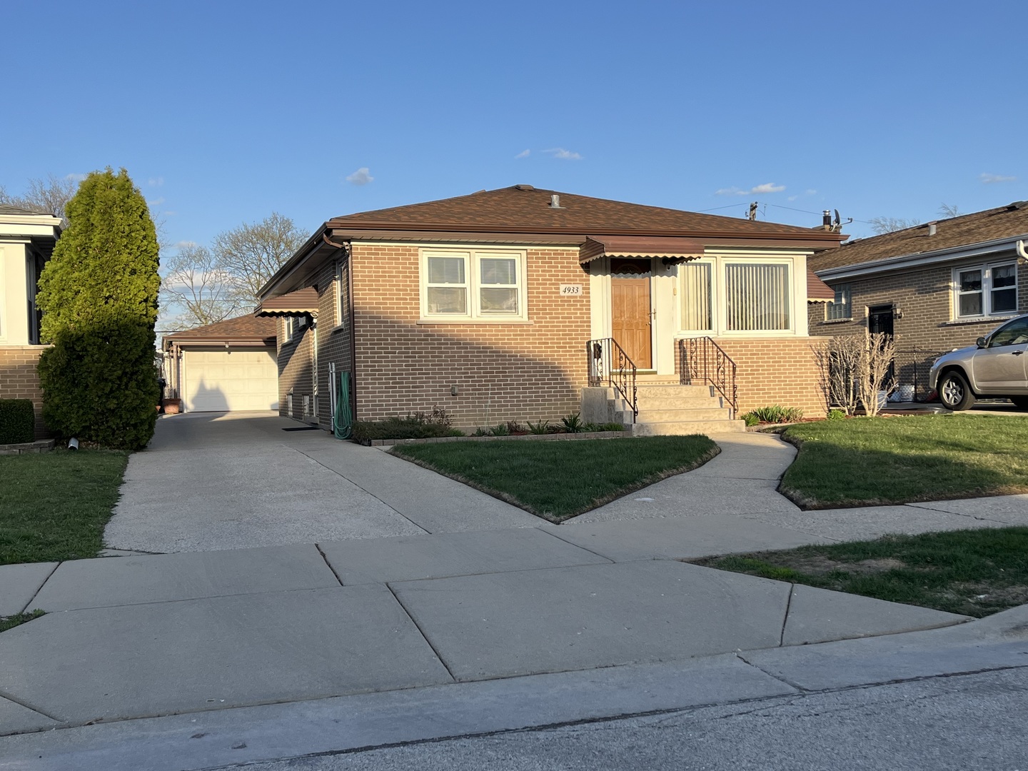 4933 N Opal Avenue