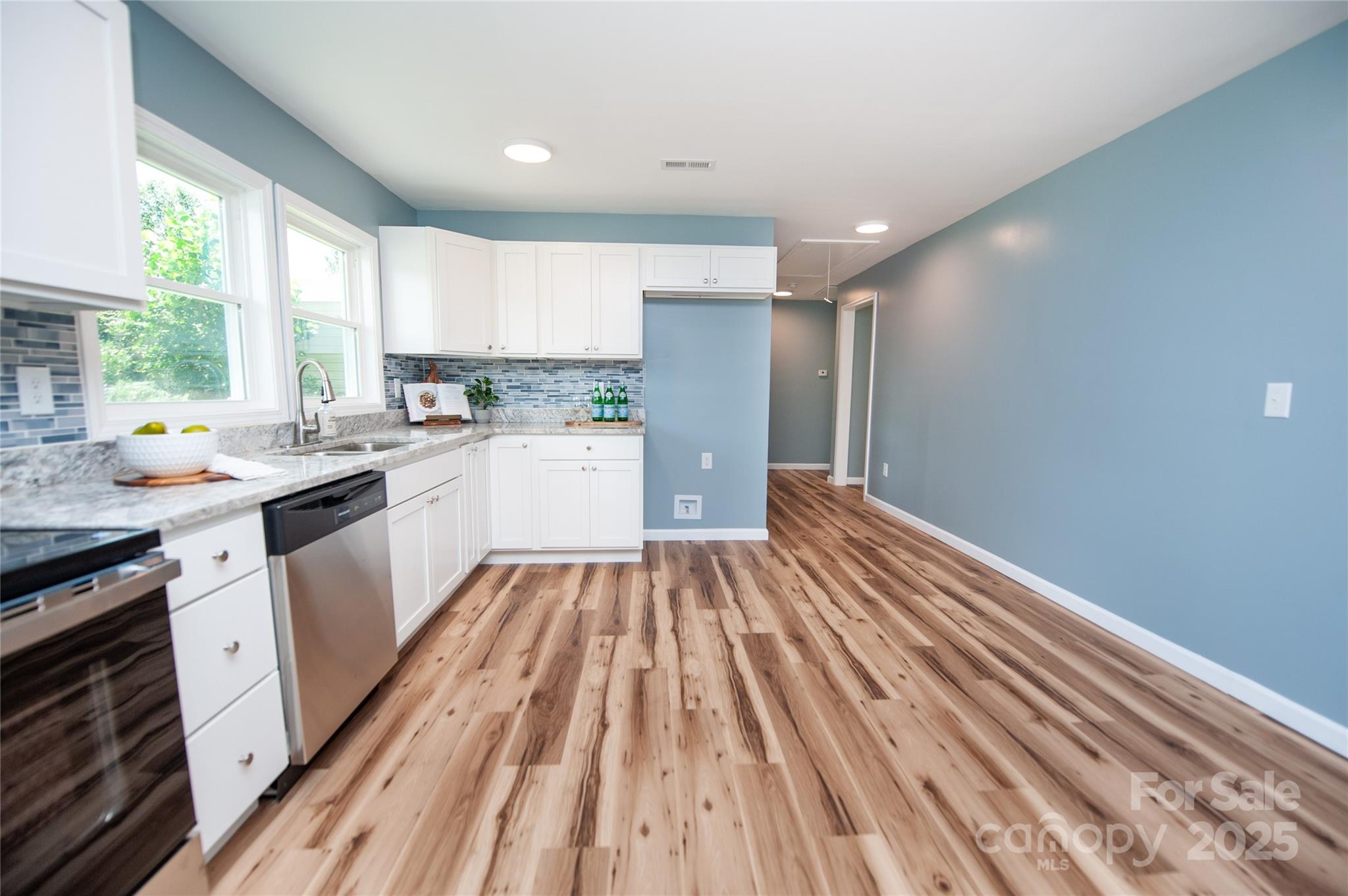 113 Oakleaf Drive