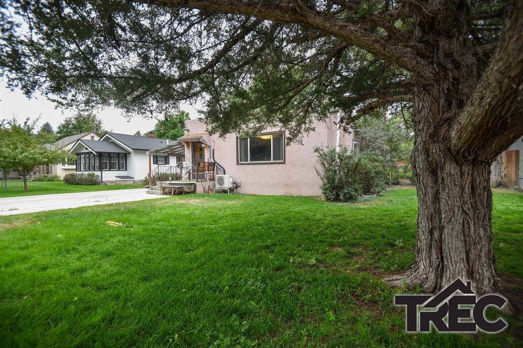 908 Canyon Ave