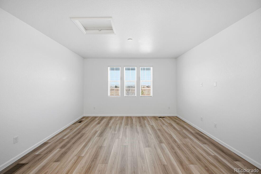 1185 Prospect Aly