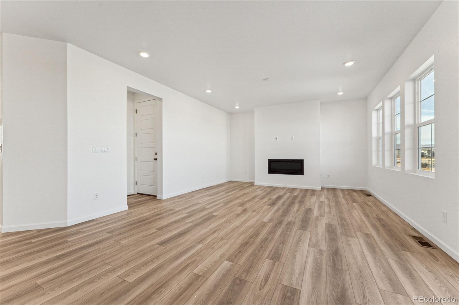 16537 W 92nd Loop