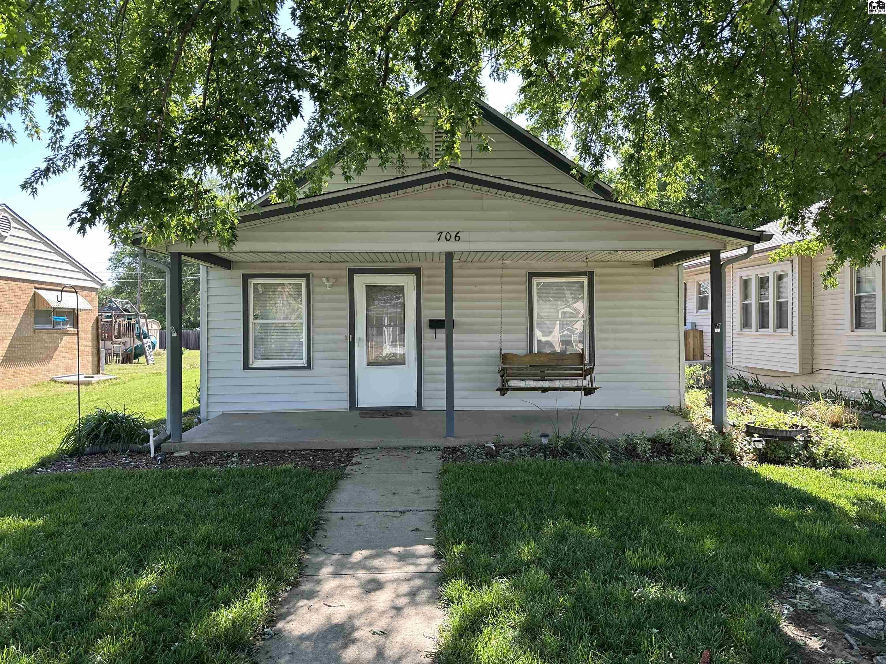 706 Champa St
