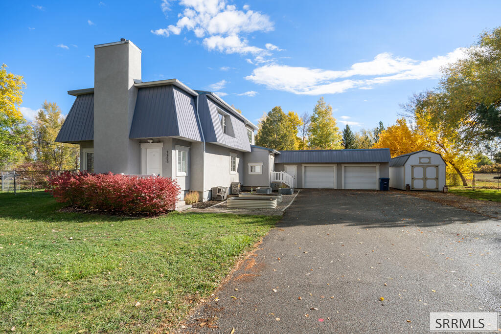 7456 N 5th W