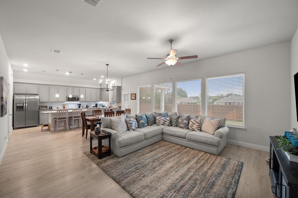 1416 Lakeview Drive