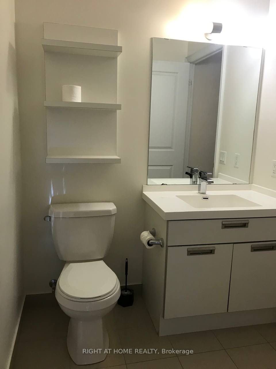 28 Ted Rogers Way 2907