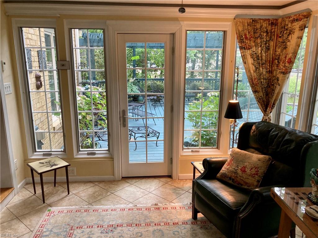 828 De La Fayette Court