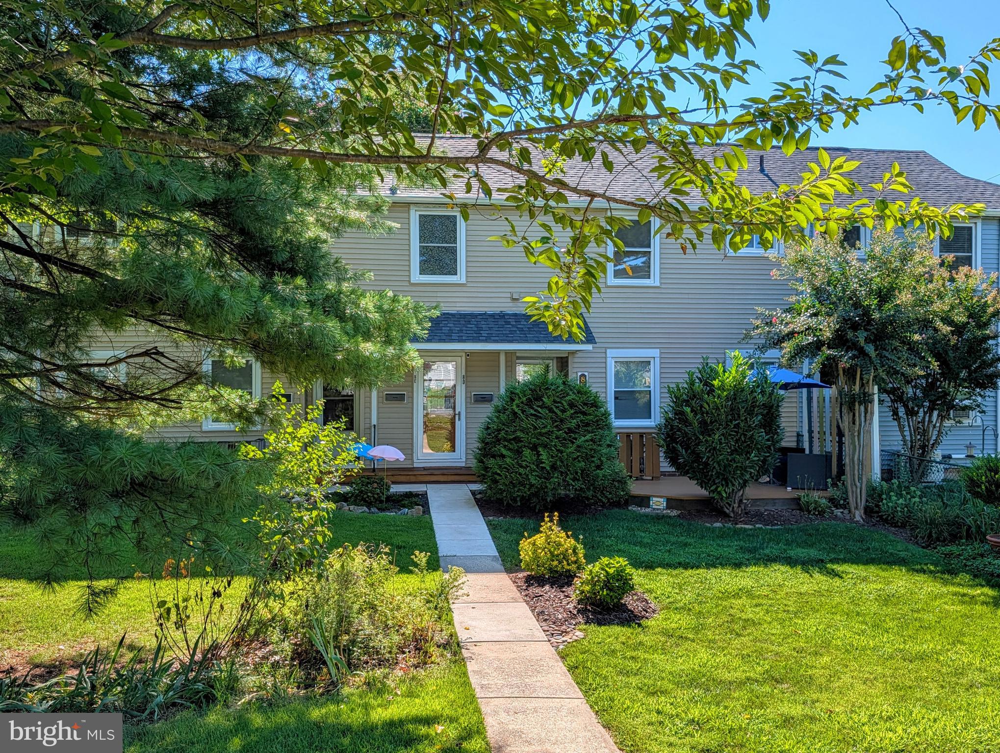 8 Laurel Hill Road