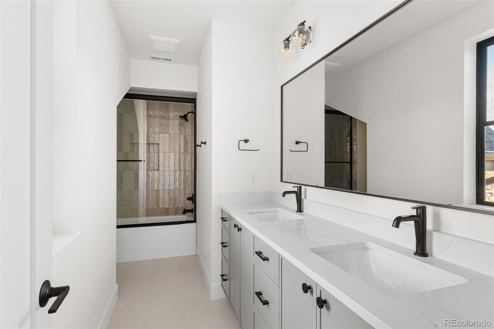 3310 S Clermont Street