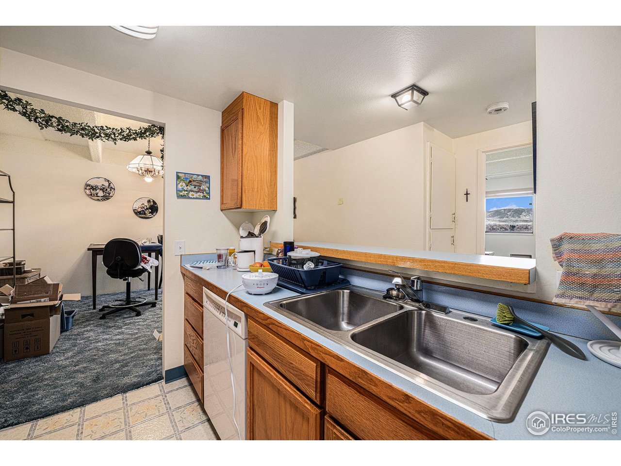415 S Howes St 908