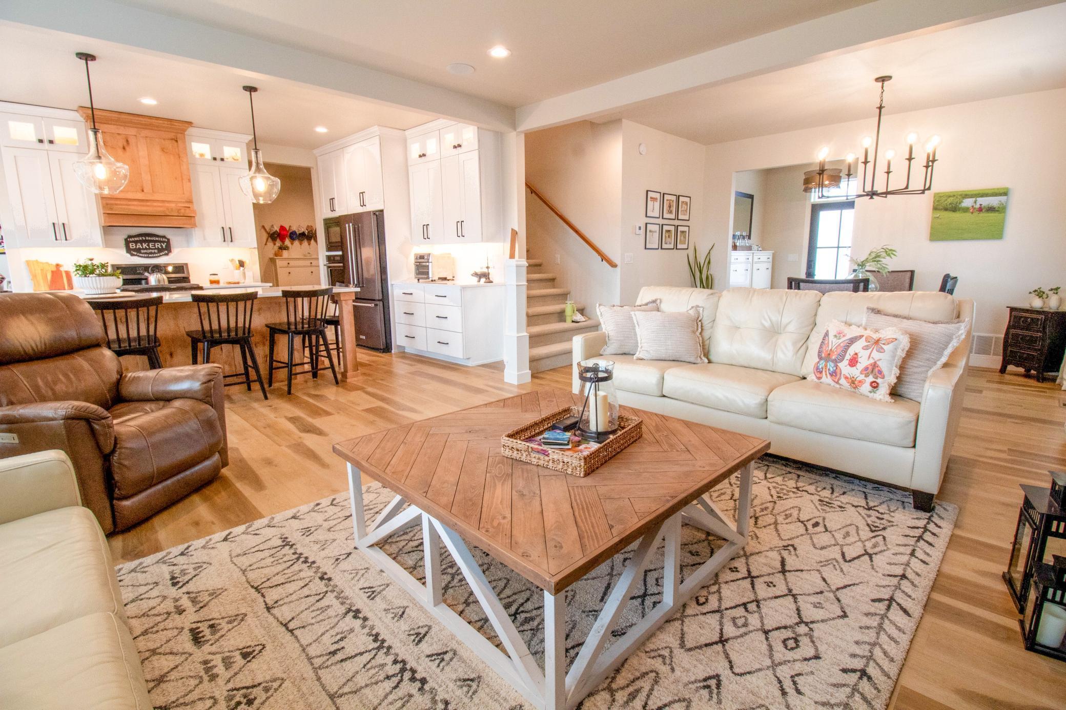 8825 Meadowlark Parkway