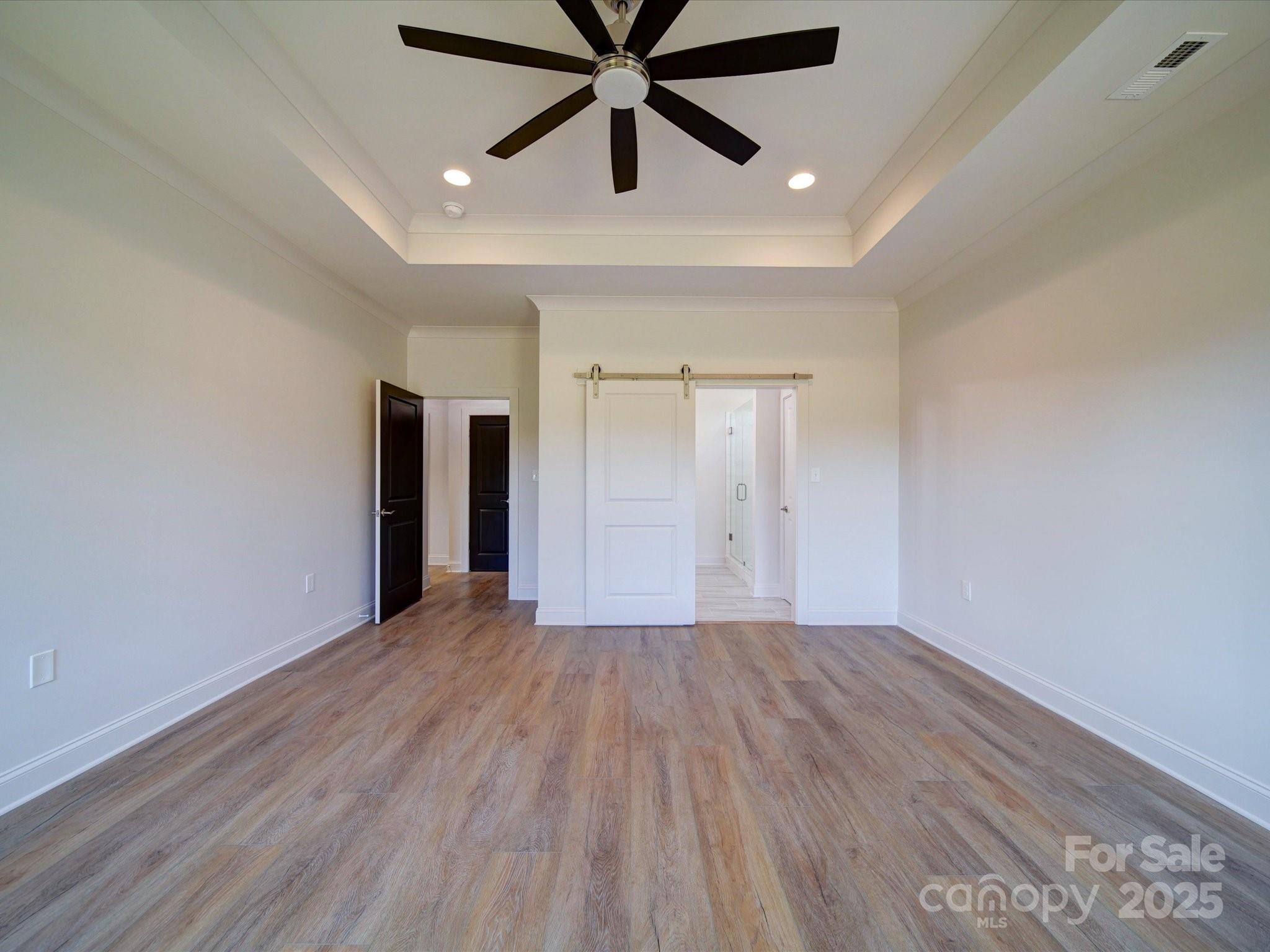 220 W Lawyers Road