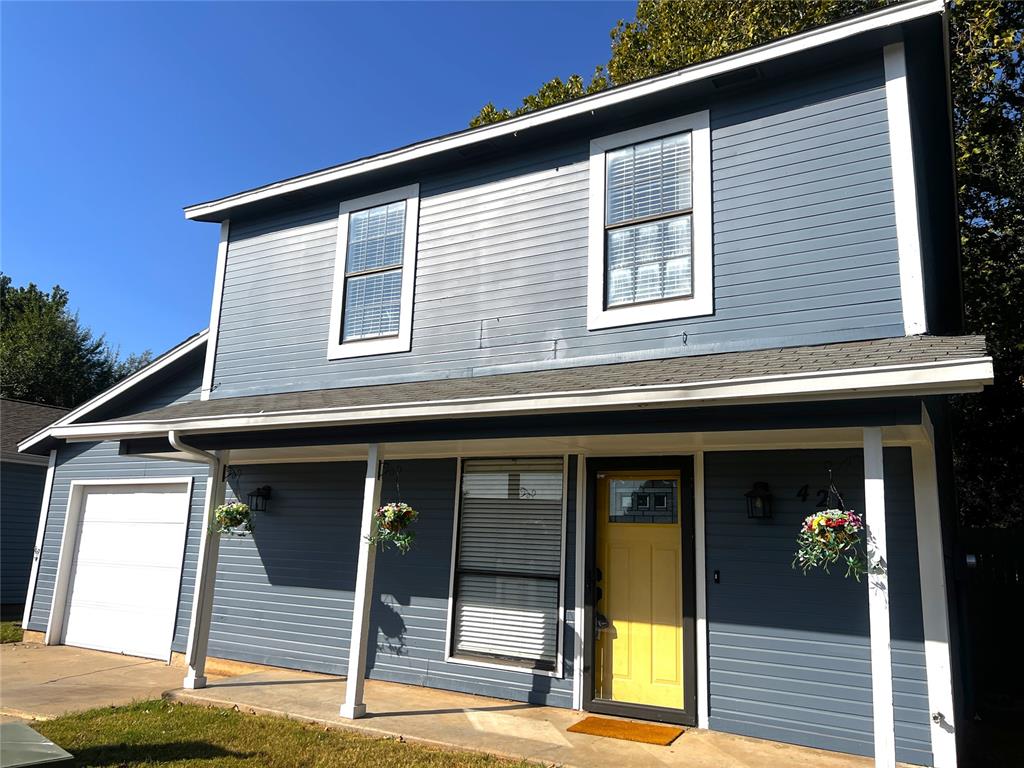 ***AVAILABLE FOR MOVE IN 2/16 *** Come and check out this modern 2-Story - 3 bdrm, 1.5 bath, 1 car garage located in the Edmond. Newly remodeled kitchen opens to living space with fireplace. All bedrooms are upstairs. Kitchen features gas stove, microwave, and stainless steel dishwasher, and refrigerator. Covered patio and fully fenced backyard. NO DOGS. Cats ok. Additional deposit and monthly pet rent per pet applies. Security deposit same as rent. Interested parties to verify all info. *No Smoking* *Fridge/Washer/Dryer Are included. (Tenants responsible for utilities, lawn care, pest control, renters insurance and air filters)