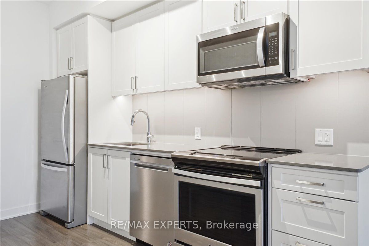 681 Yonge St 209