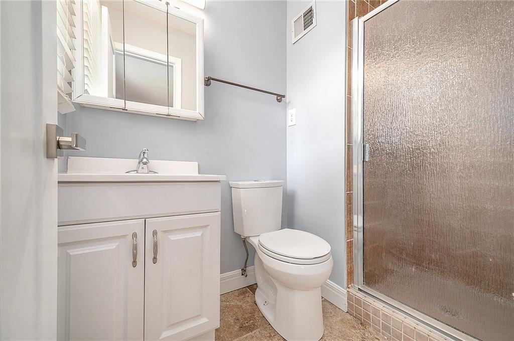 1600 NE 49th Terrace