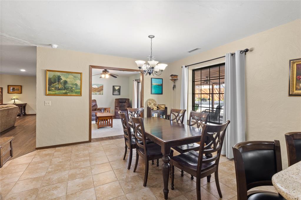 1421 E Quail