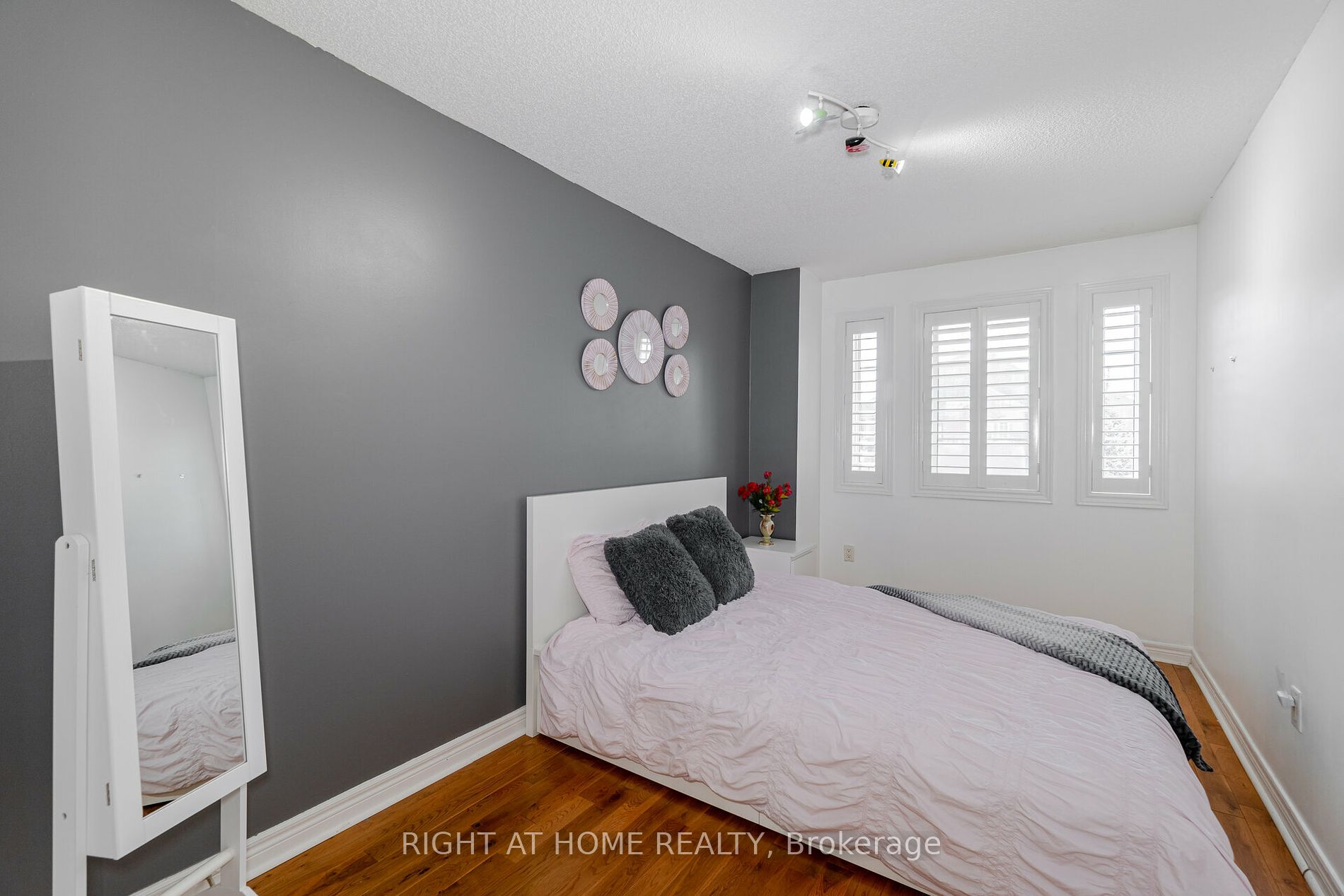 811 Othello Crt