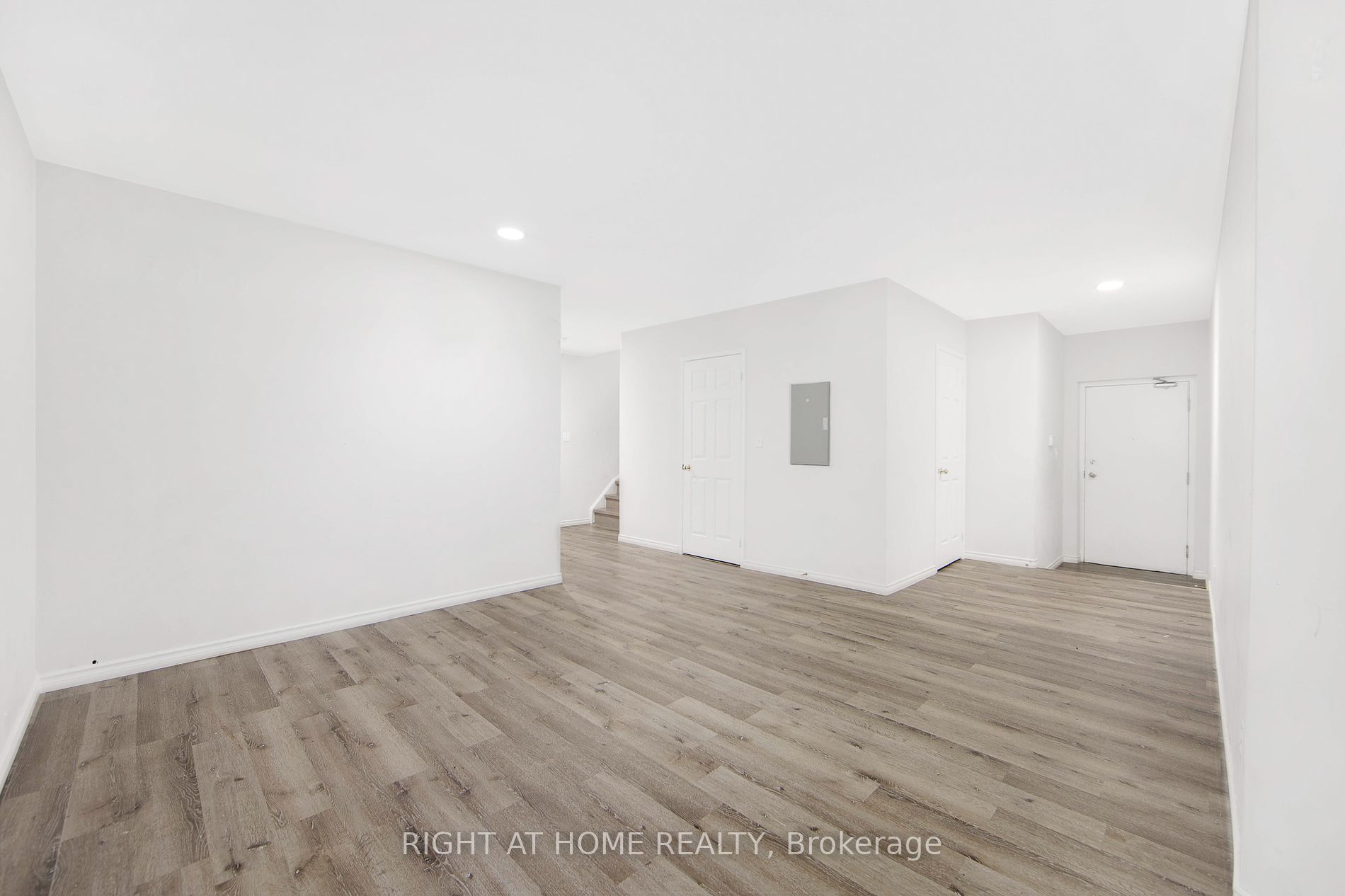 19 Rosebank Dr 302