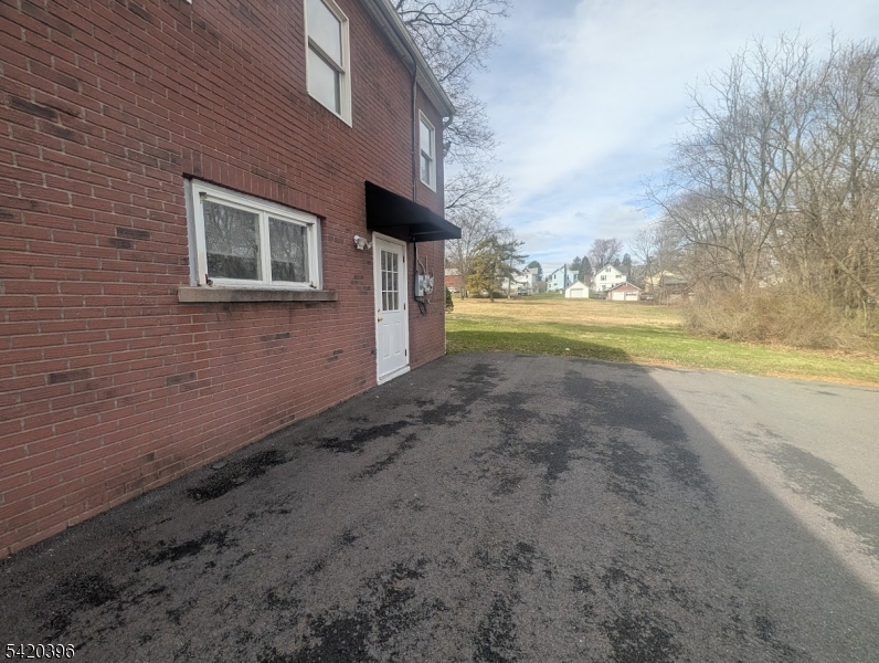 157 Route 31